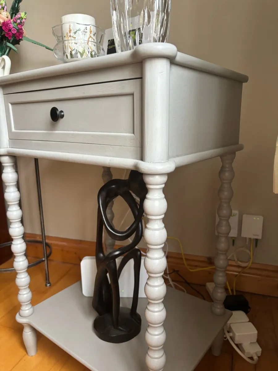 Table - Image 2
