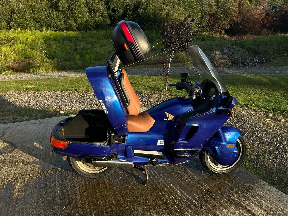 Honda Pacific Coast 800 - Image 1