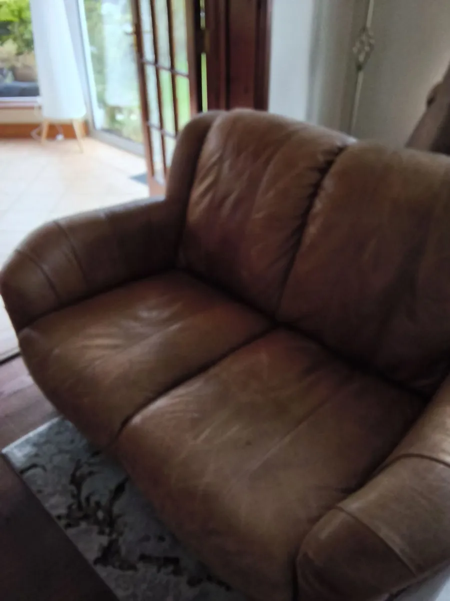 LEATHER 3 seat and 2 seat settee also 2  ArmchairS - Image 2