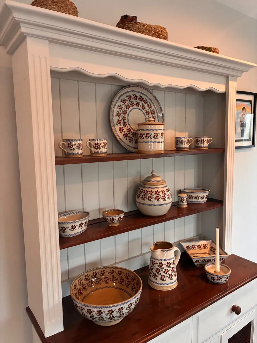 Beautiful dresser - Image 2