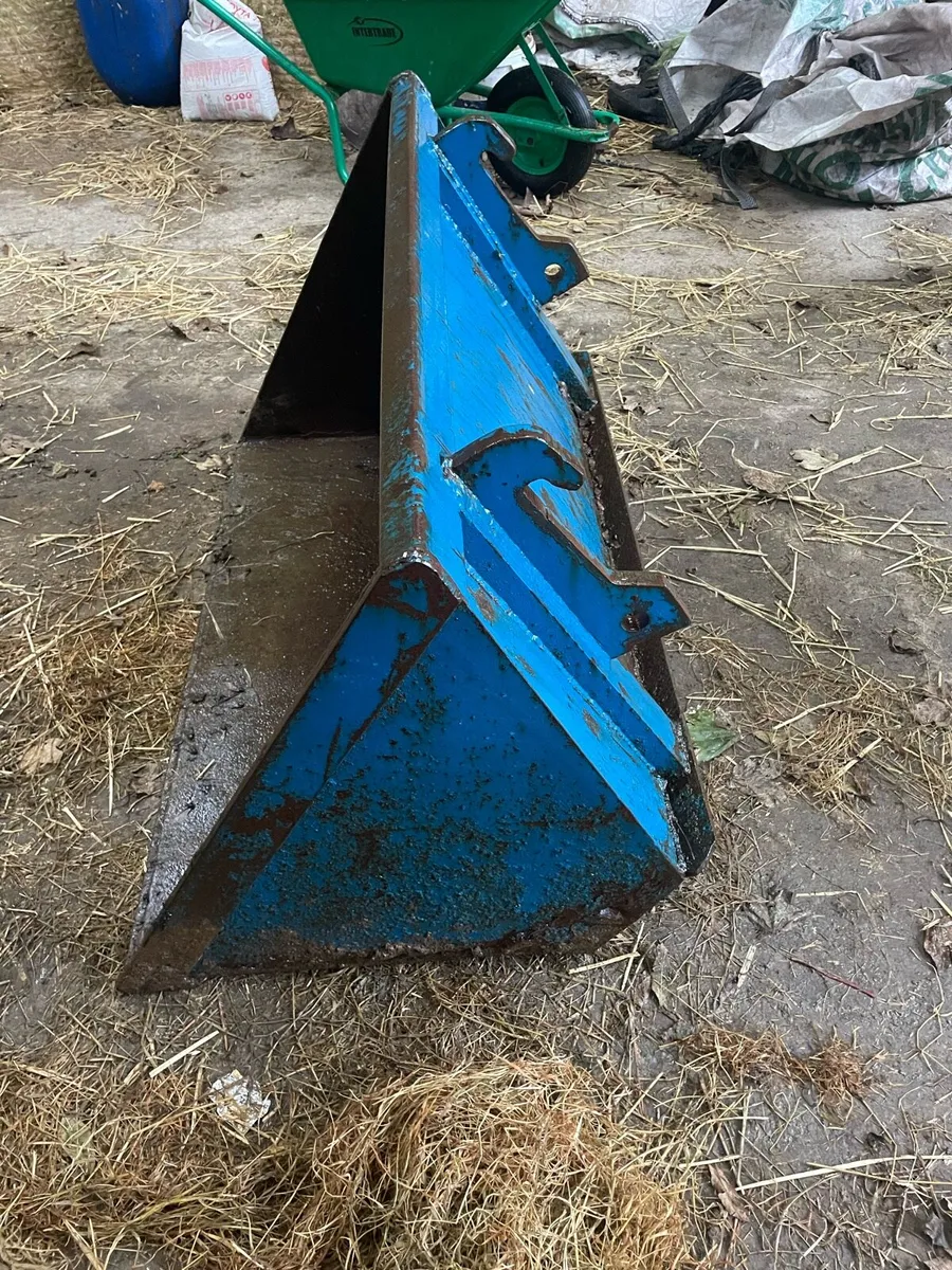 Loader bucket - Image 1