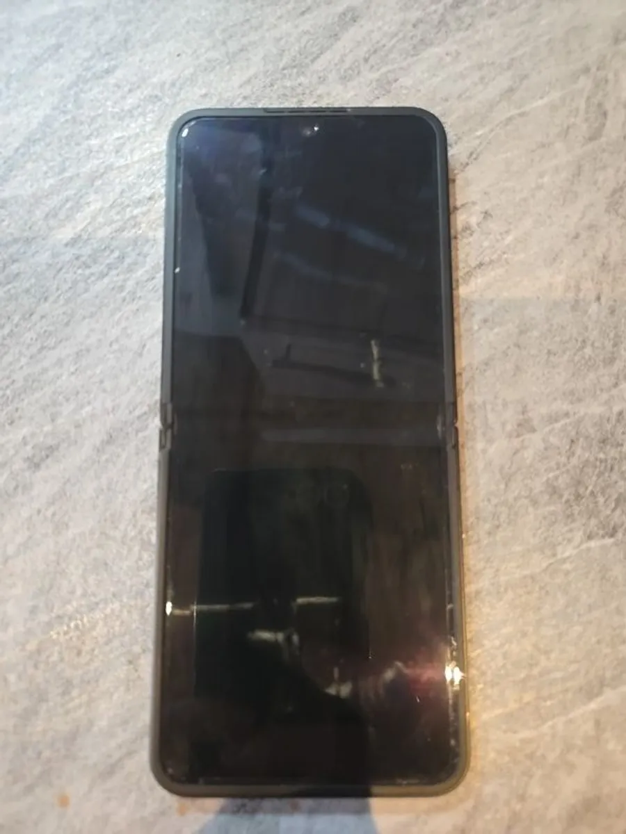 Samsung Z flip 7 FE - Image 1