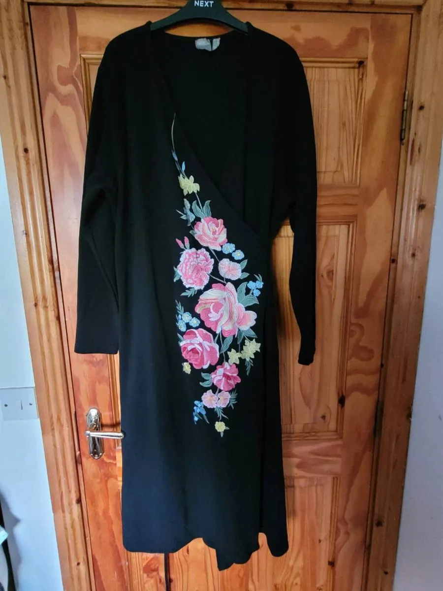 Womens clothes bundle size 16 18 & 20 - Image 1