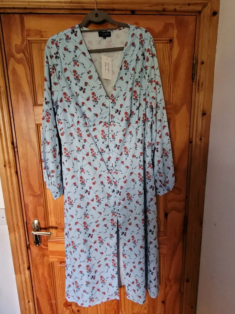 Womens clothes bundle size 16 18 & 20 - Image 2