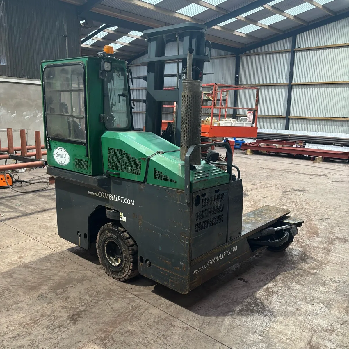 Combilift C4000 Forklift - Image 4