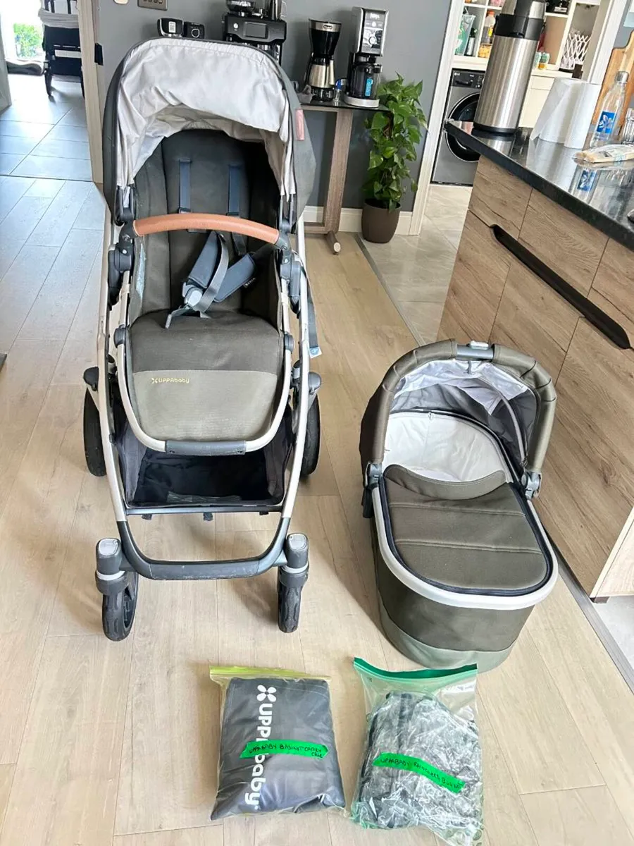 Uppababy Vista V2 Bundle - Image 1