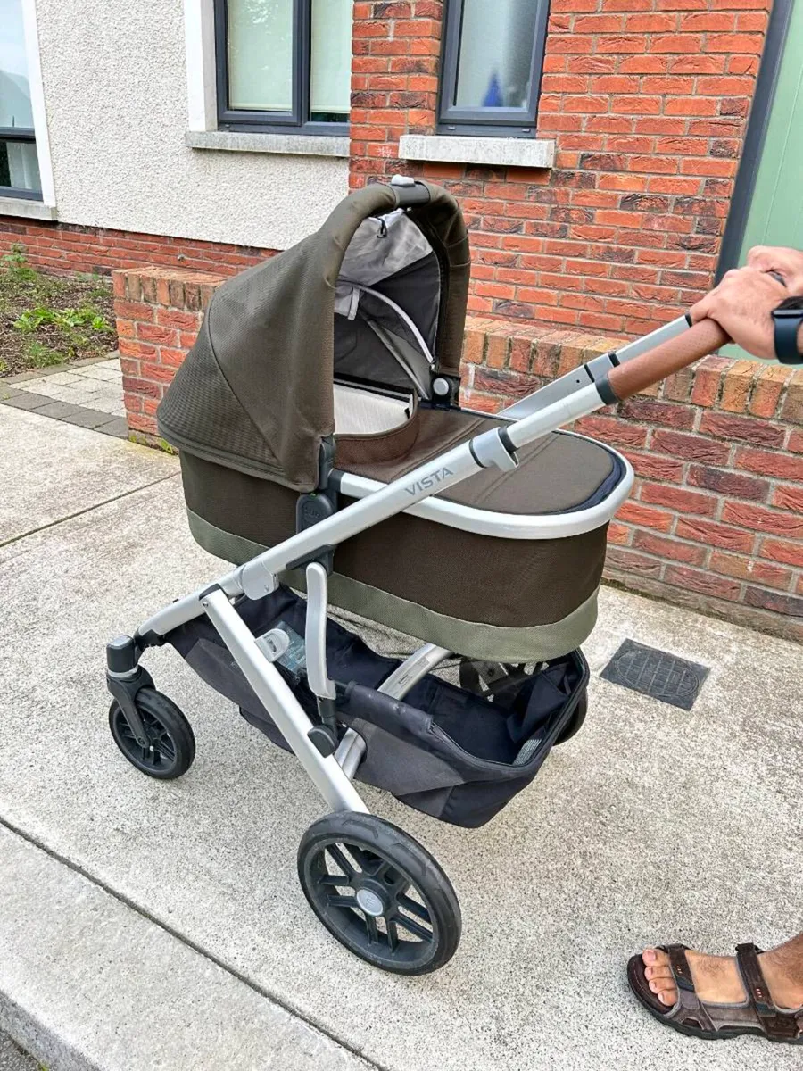 Uppababy Vista V2 Bundle - Image 2