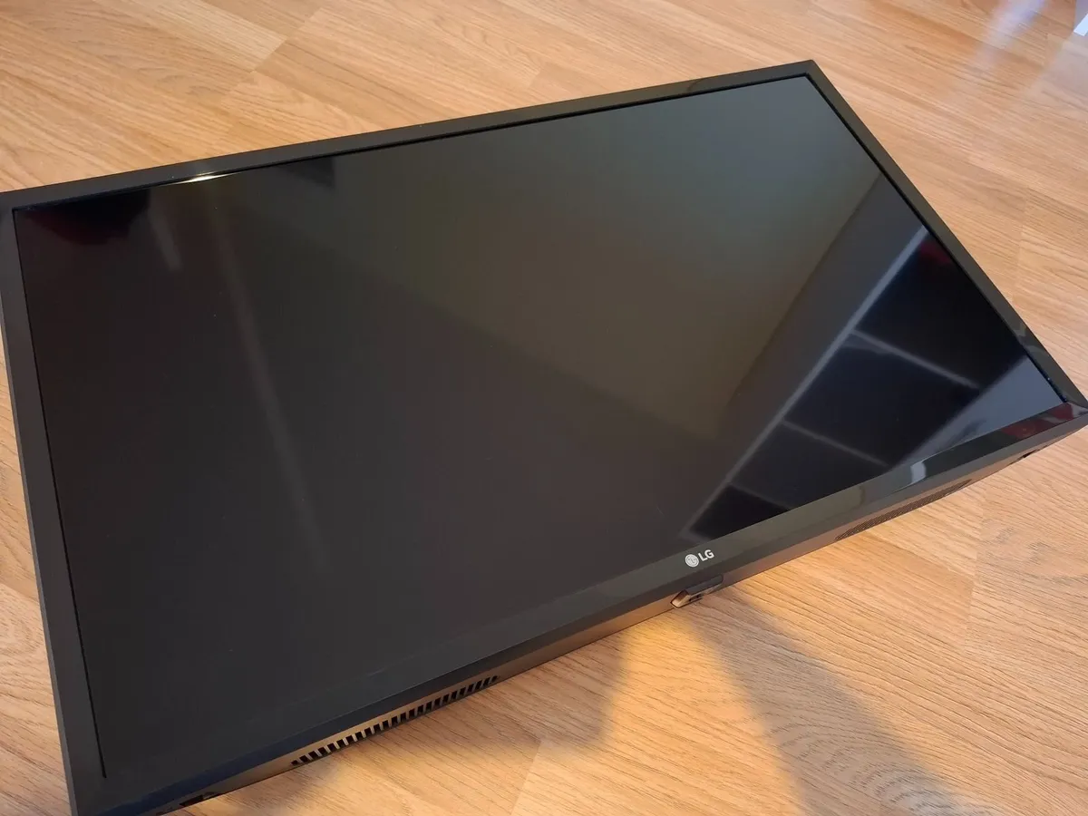 32 inch TV - Image 1