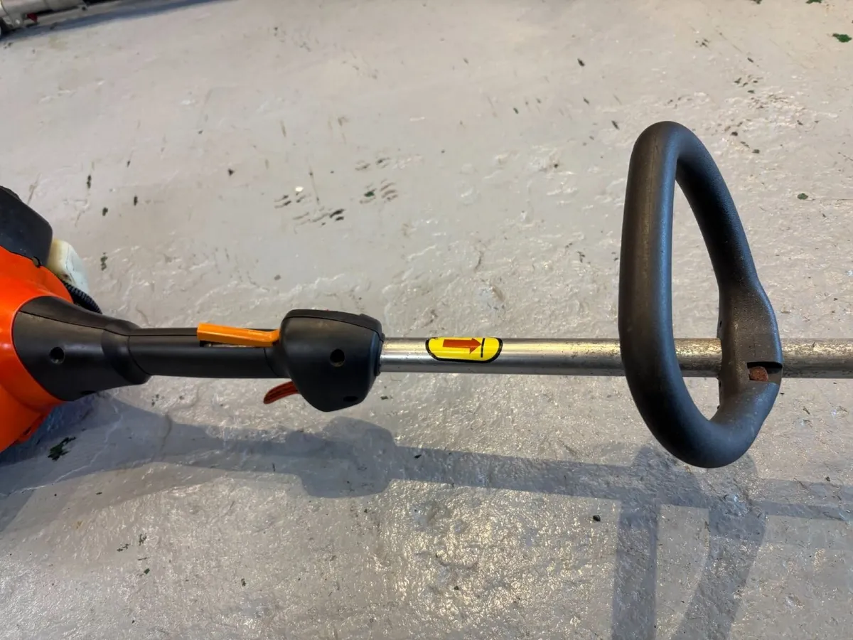 HUSQVARNA PETROL STRIMMER - FOR SALE - Image 4