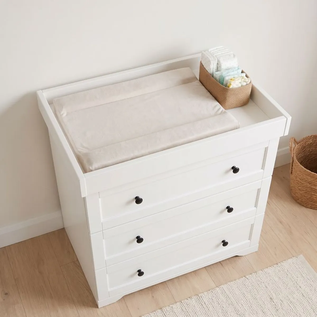 White baby changing dresser with drawers / Very Good Condition - Image 2