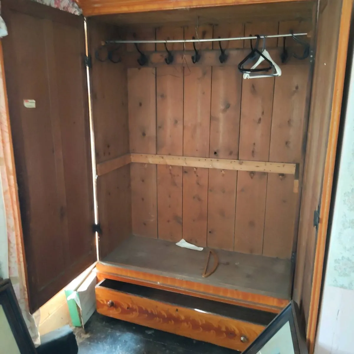 Inlaid Mahogany Wardrobe - Image 3