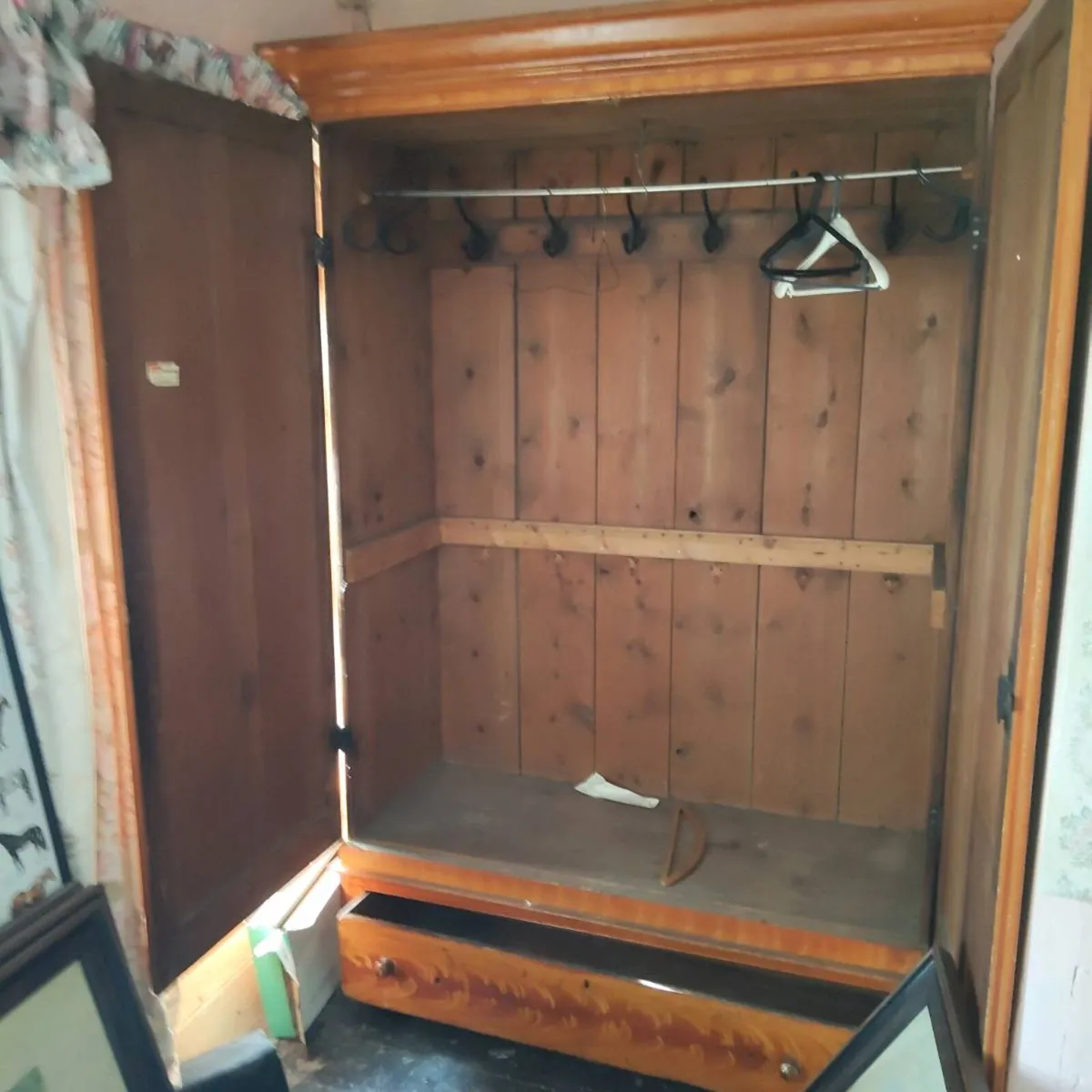 Inlaid Mahogany Wardrobe - Image 4