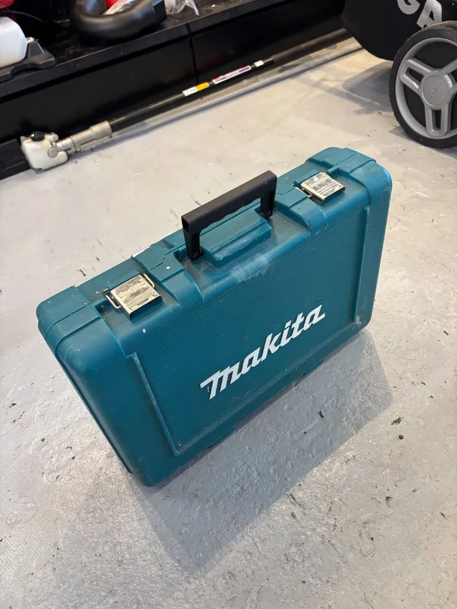 MAKITA 18V CORDLESS DRILL SET - FOR SALE - Image 1