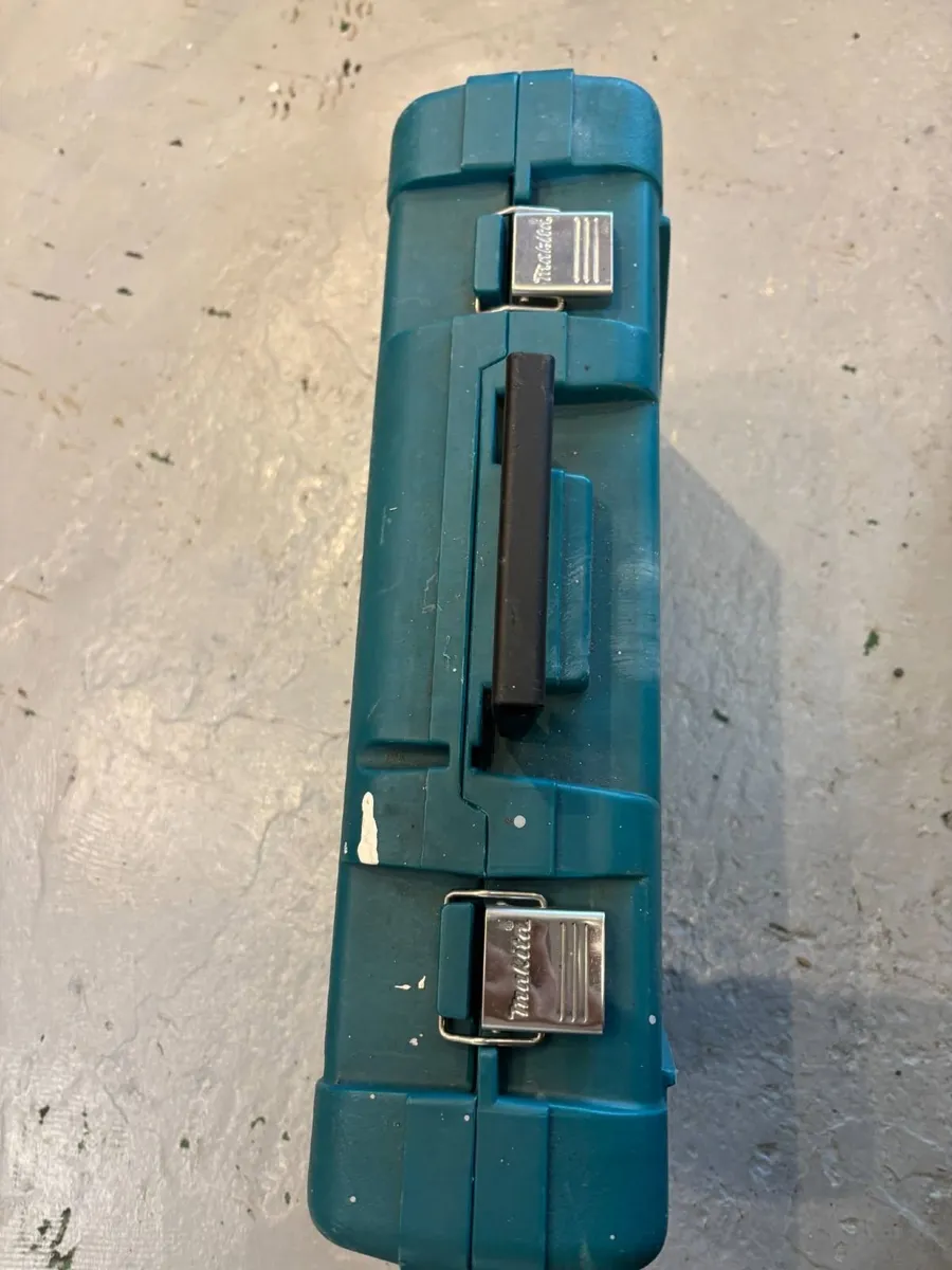 MAKITA 18V CORDLESS DRILL SET - FOR SALE - Image 3