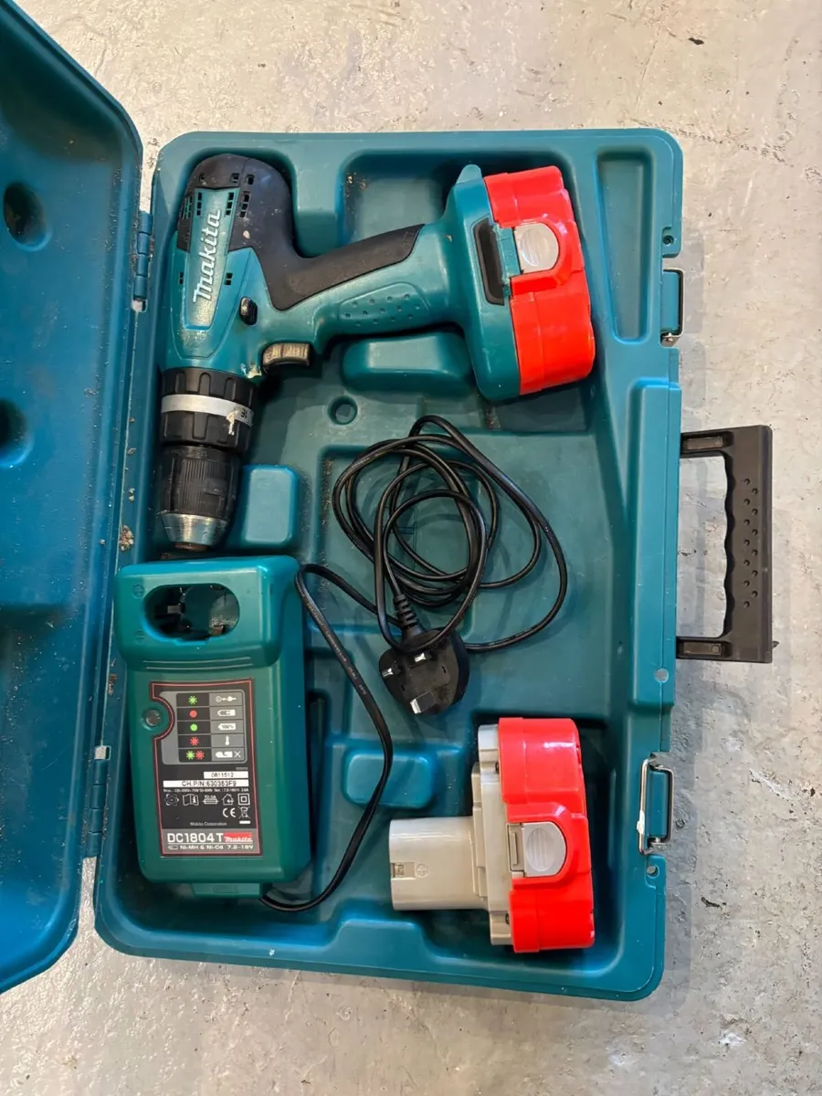 MAKITA 18V CORDLESS DRILL SET - FOR SALE - Image 4