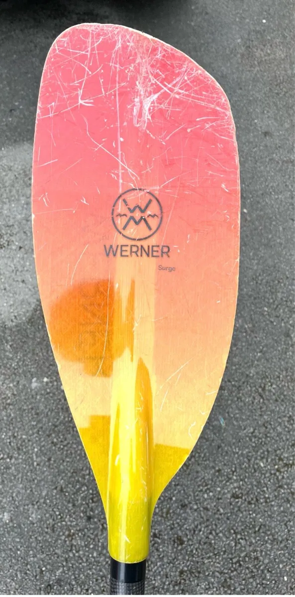 Werner Surge Bent Shaft Paddle - Image 1