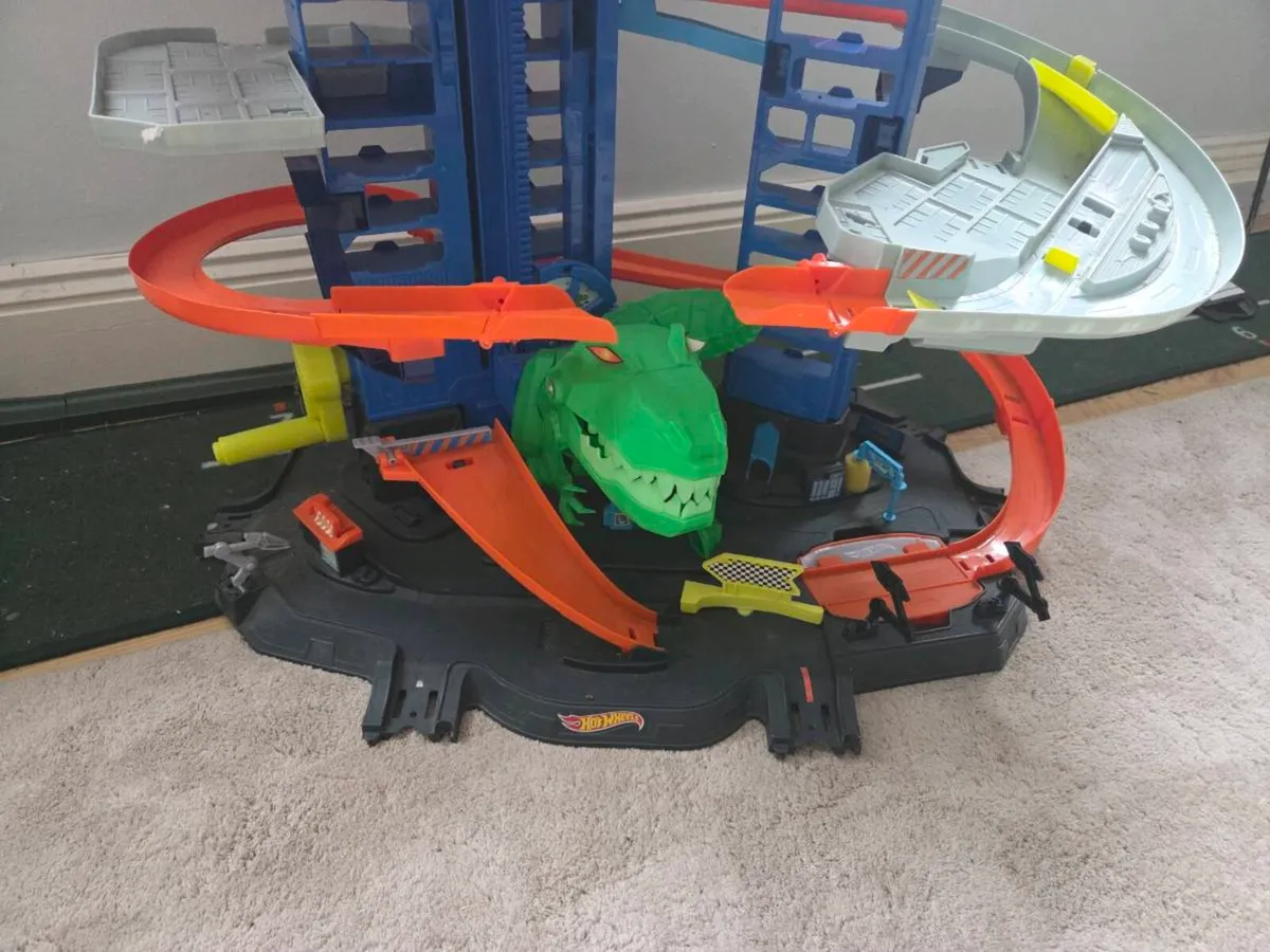 Hot Wheels Ultimate Garage - Image 3