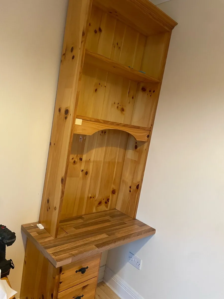 Study desk / locker - Image 2