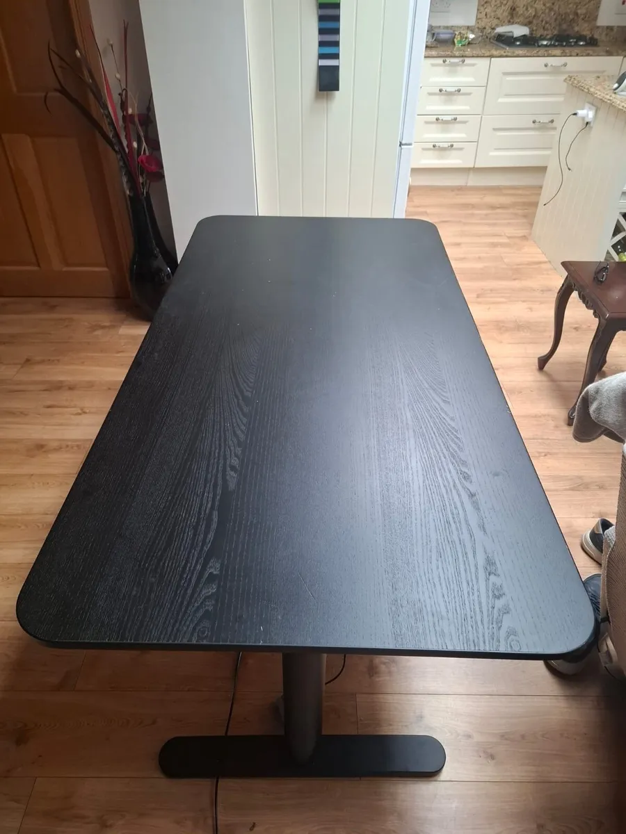 Standing desk - Image 1