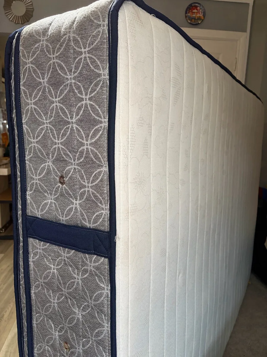 Double mattress by Briody Harvey Norman in - Image 1