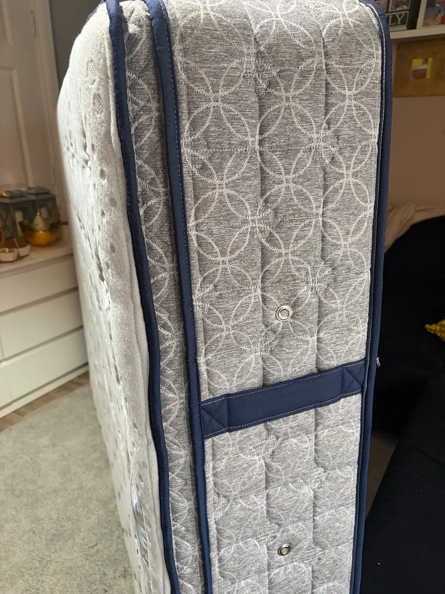 Double mattress by Briody Harvey Norman in - Image 2