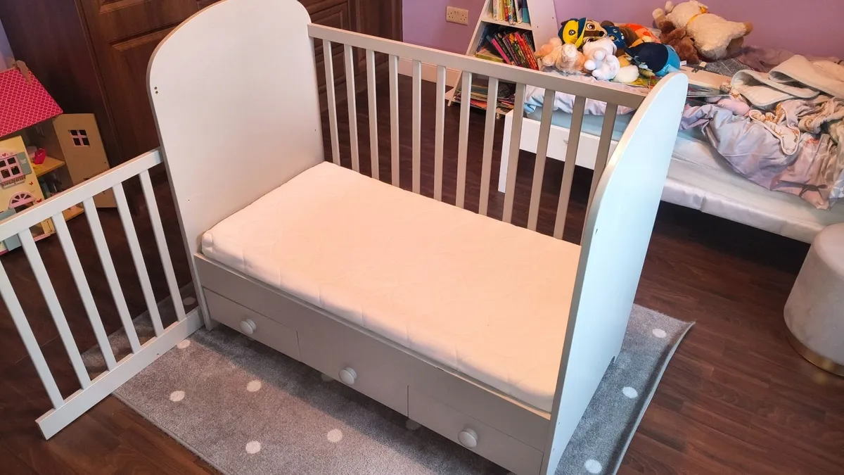 Cot and mattress - Image 1