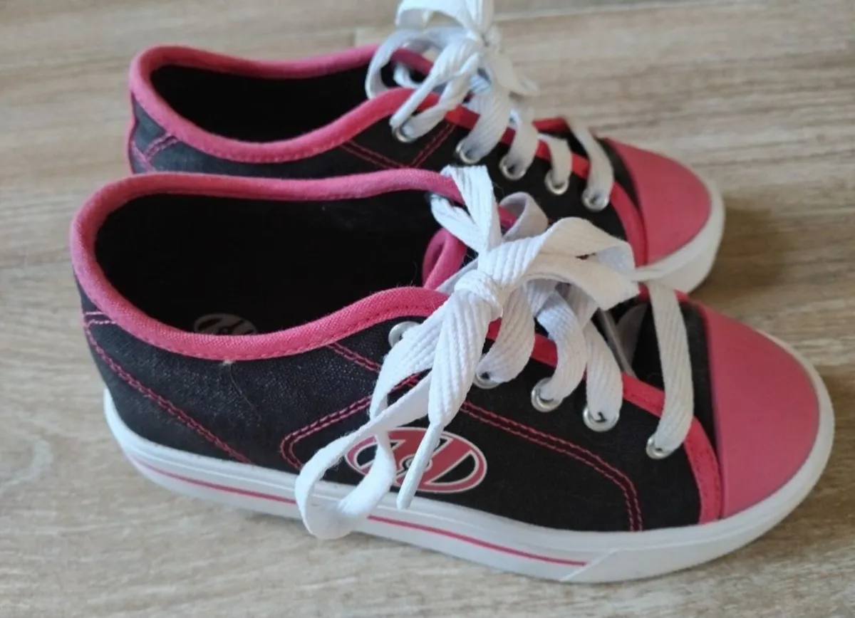 Skate Heely Shoes Pink & Black - Image 4