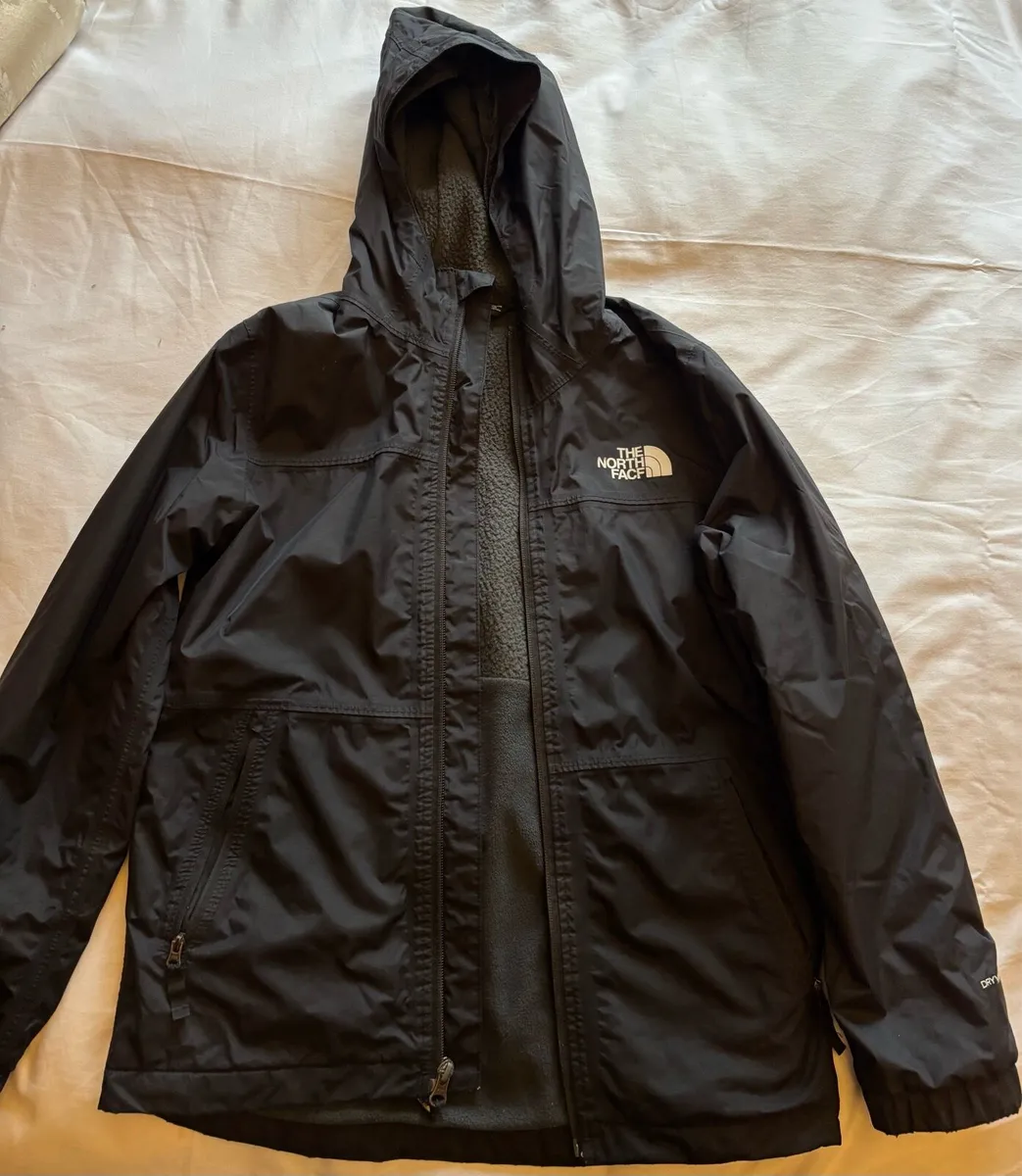 North face Boys Waterproof Jacket size M - Image 1
