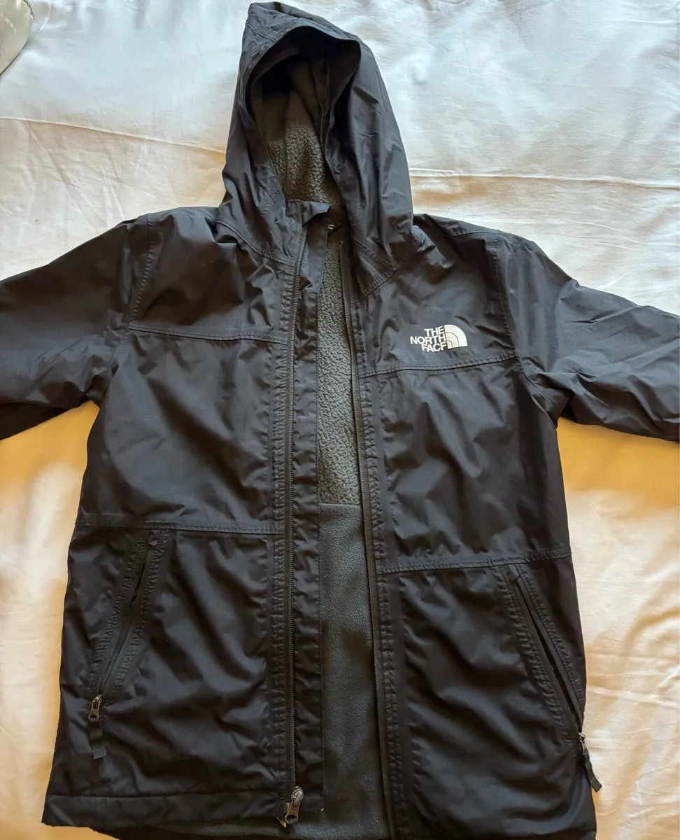 North face Boys Waterproof Jacket size M - Image 2