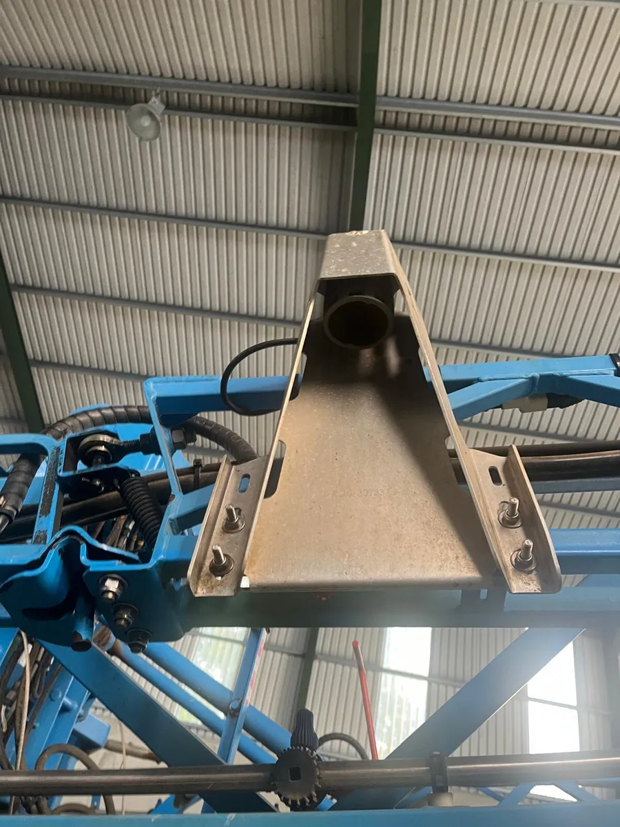 Berthoud Sprinter 2600 Ltr trailed Sprayer - Image 3