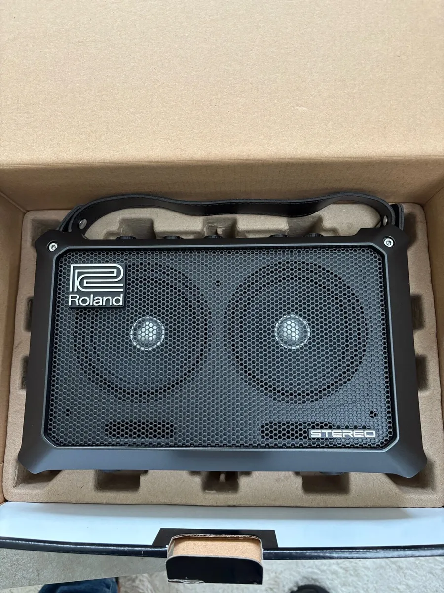 Roland Mobile Cube with bag and power - Image 2