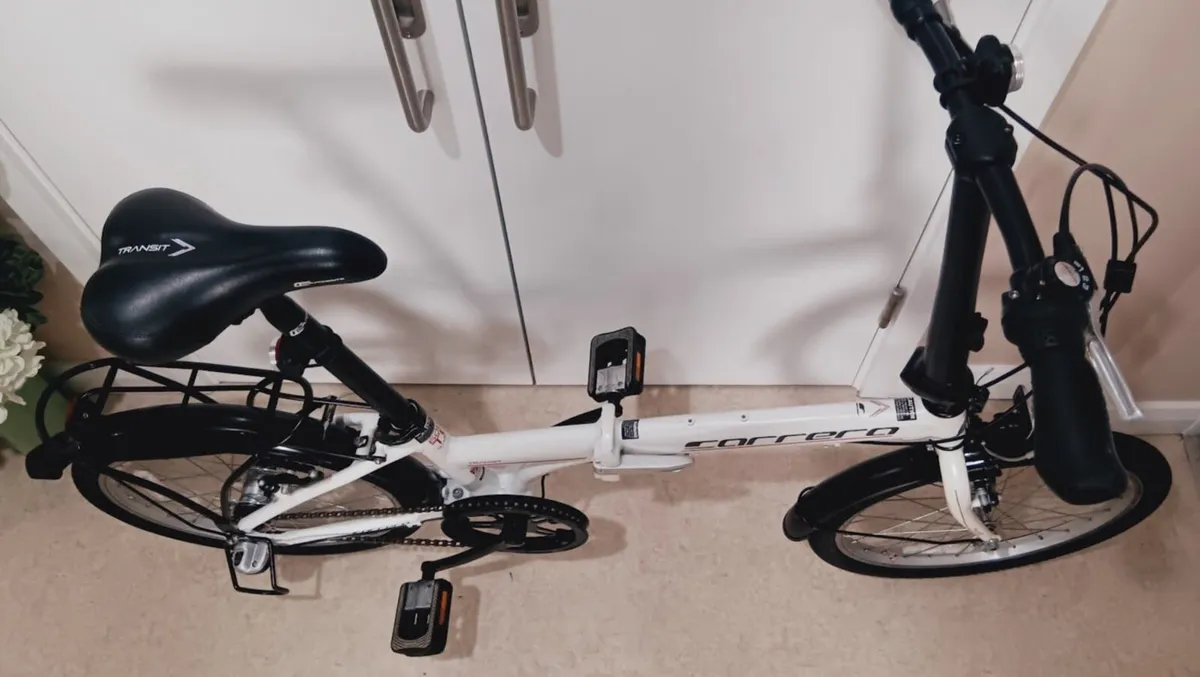 Carrera transit folding bike hardly used - Image 4