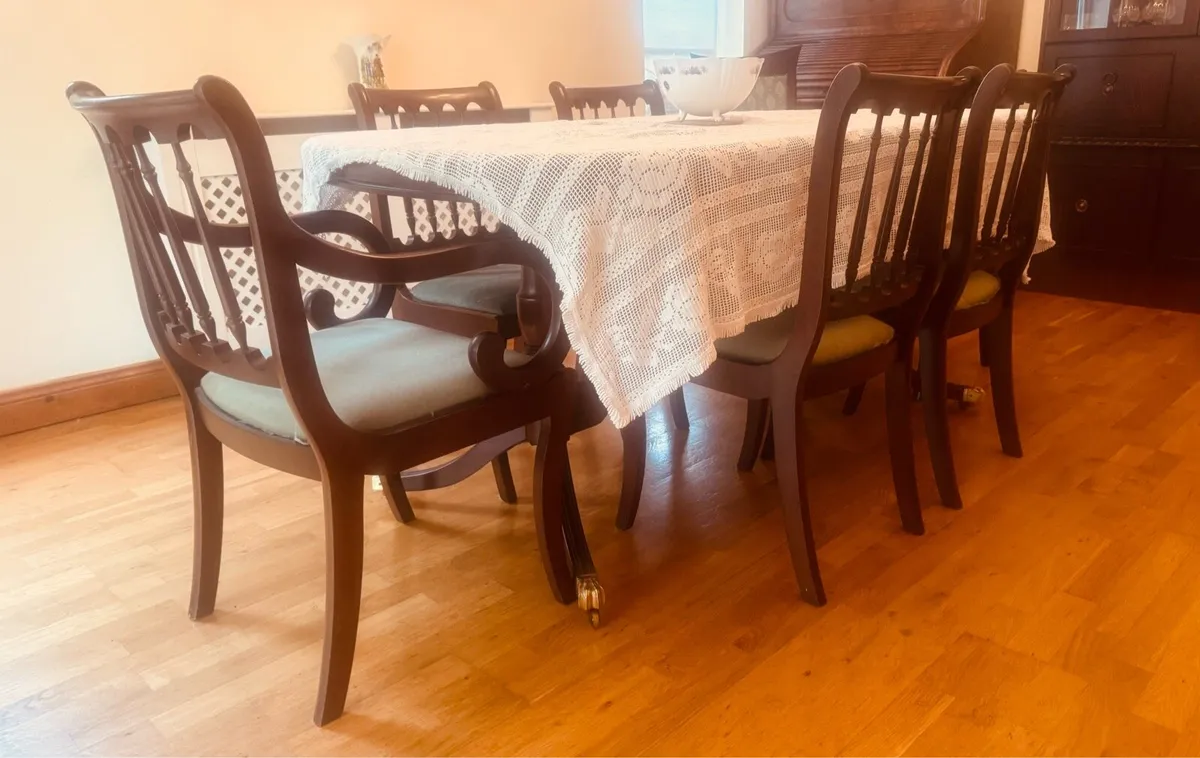 Mahogany dining table, chairs and display units - Image 2