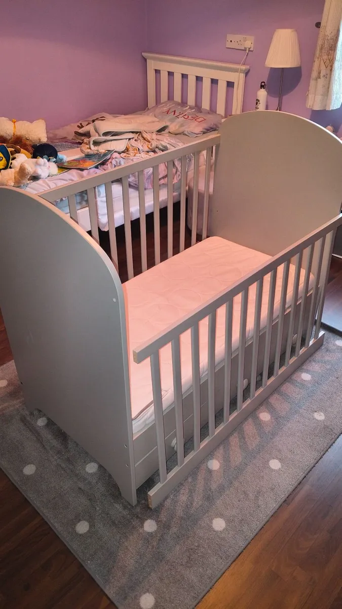 Cot and mattress - Image 2