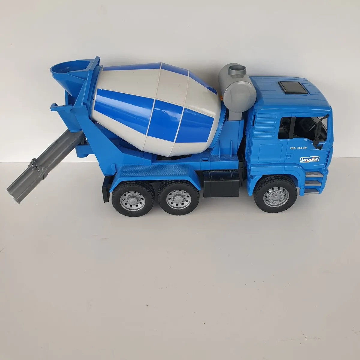 Bruder cement truck Man truck 2001 - Image 1