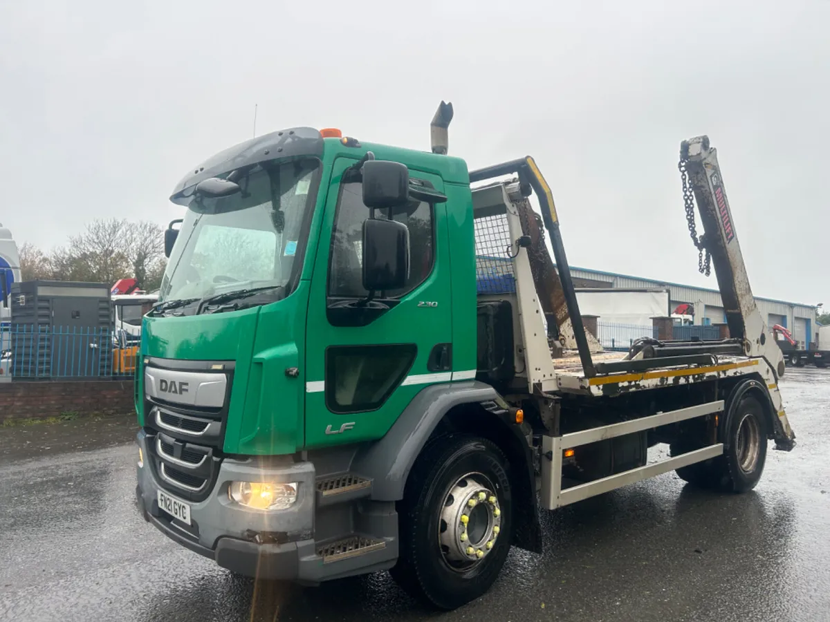2021 Daf lf 230 18 ton skip loader with cover