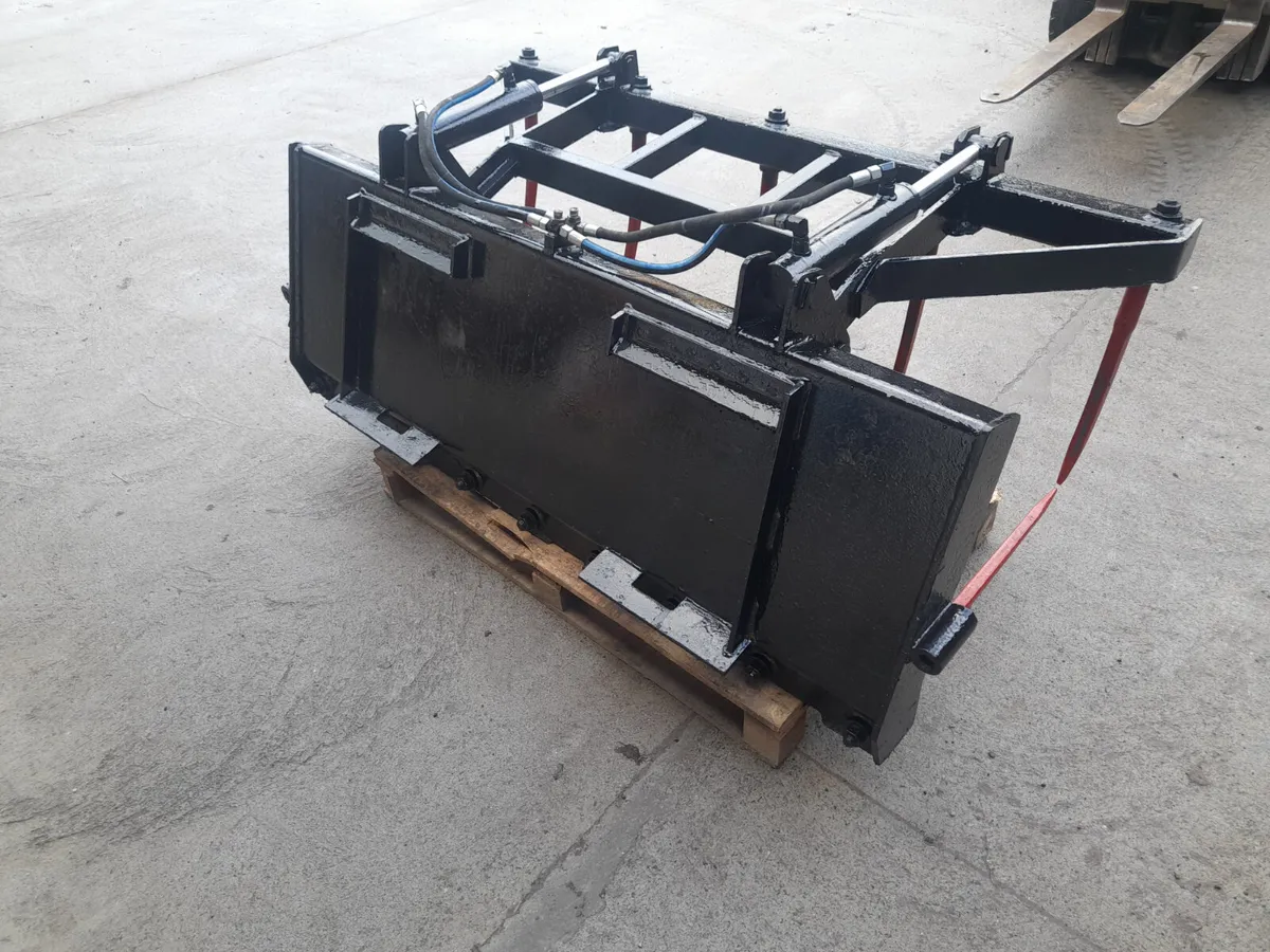 5ft 6" grab, skidsteer brackets - Image 4