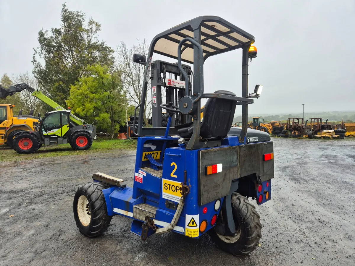 Moffett Forklift - Image 1