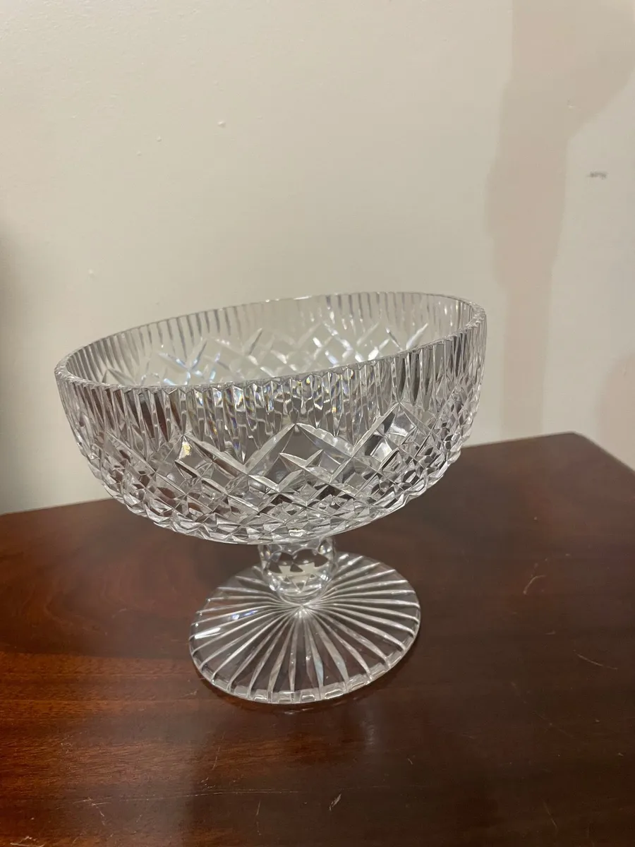 TYRONE CRYSTAL CENTRe PIECE BOWL