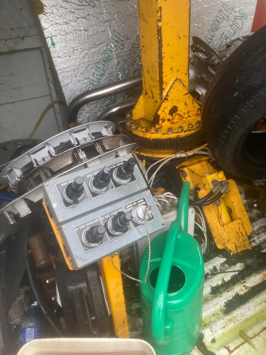 96 Iveco ex Eircom with hoist - Image 2