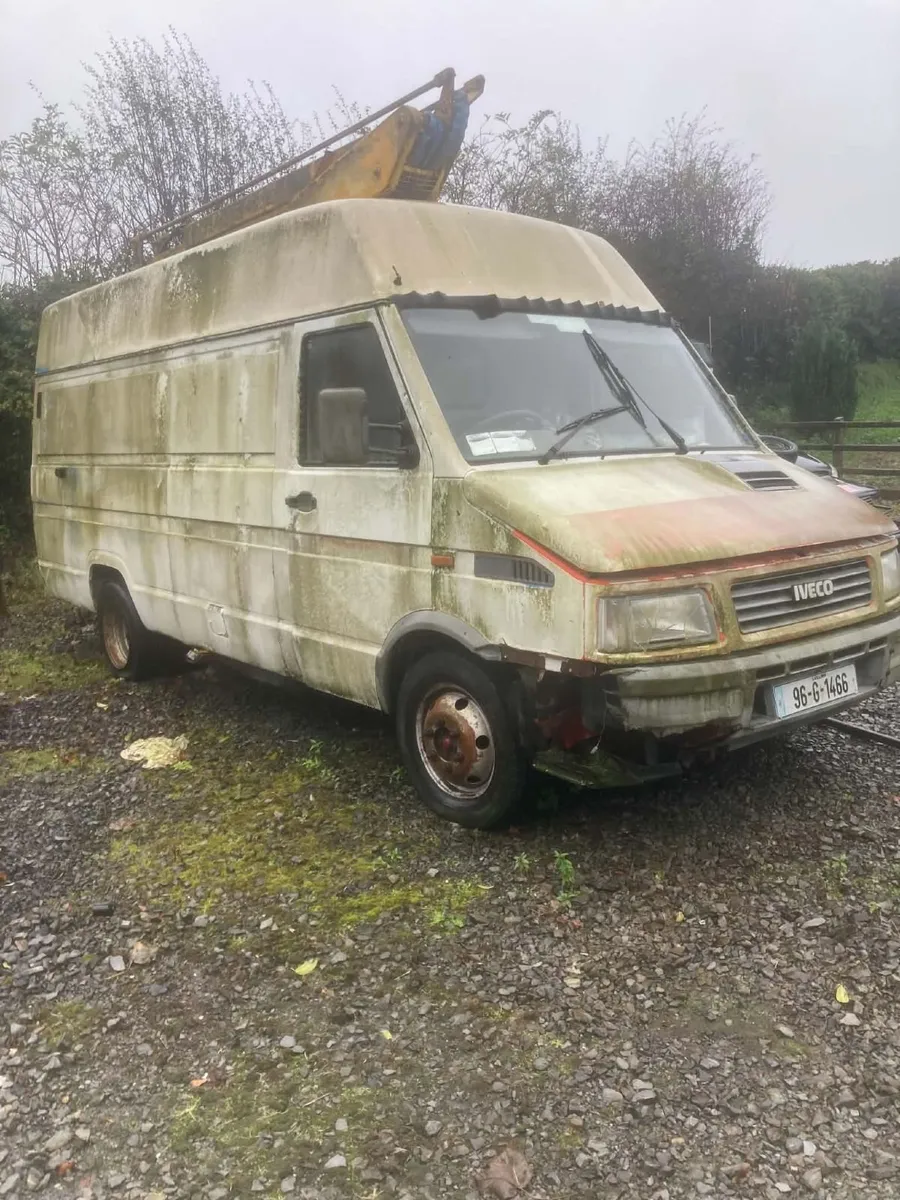 96 Iveco ex Eircom with hoist - Image 1