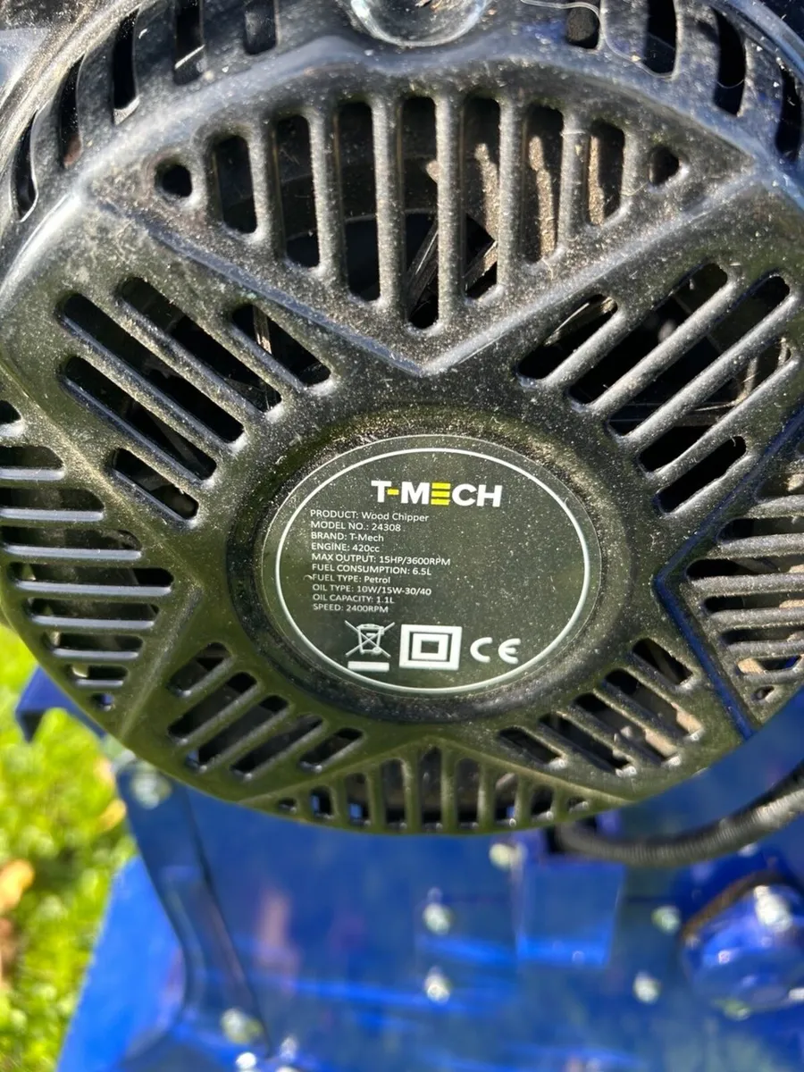 T-Mech 15HP Wood Chipper - Image 2
