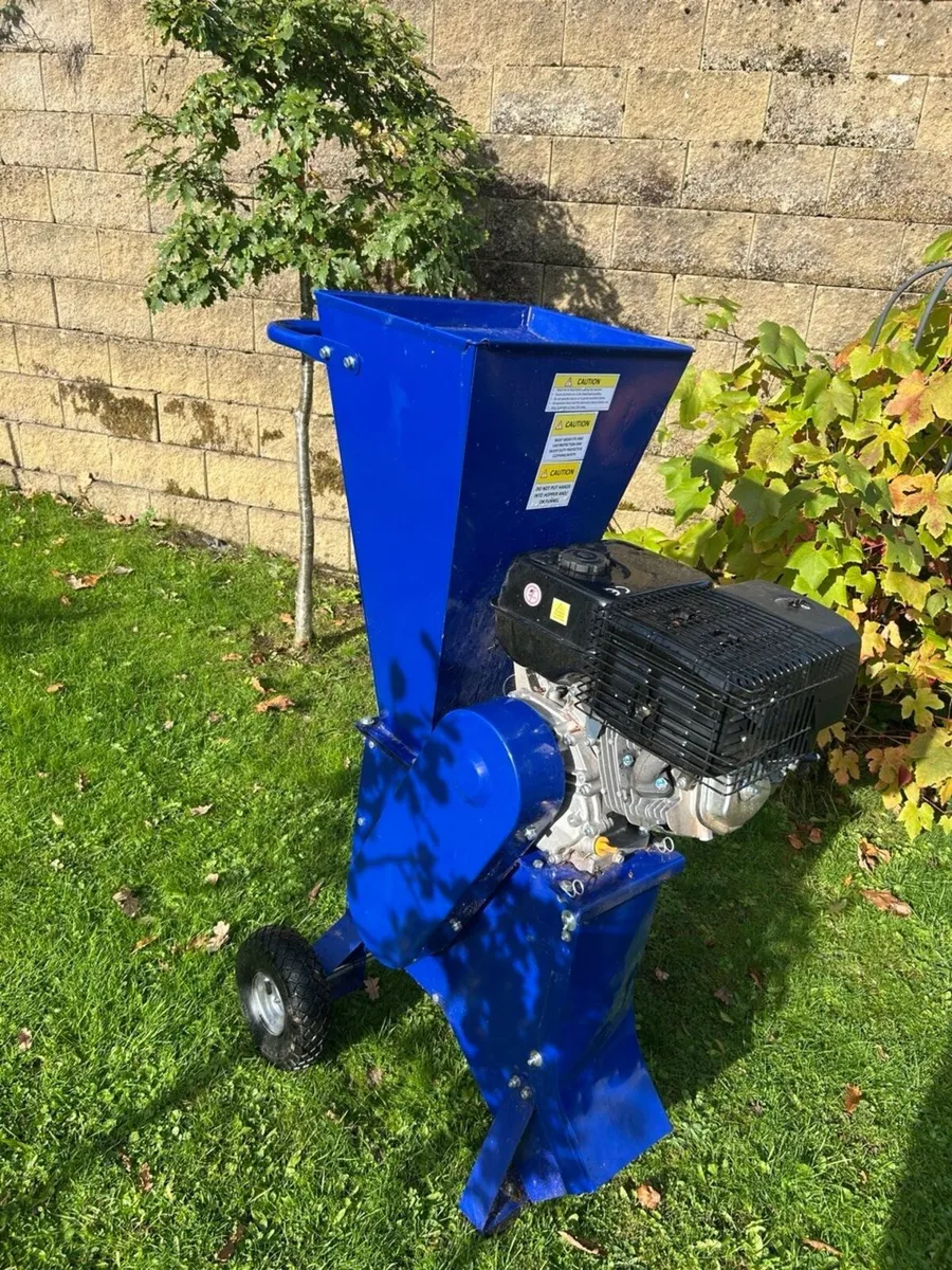T-Mech 15HP Wood Chipper - Image 3