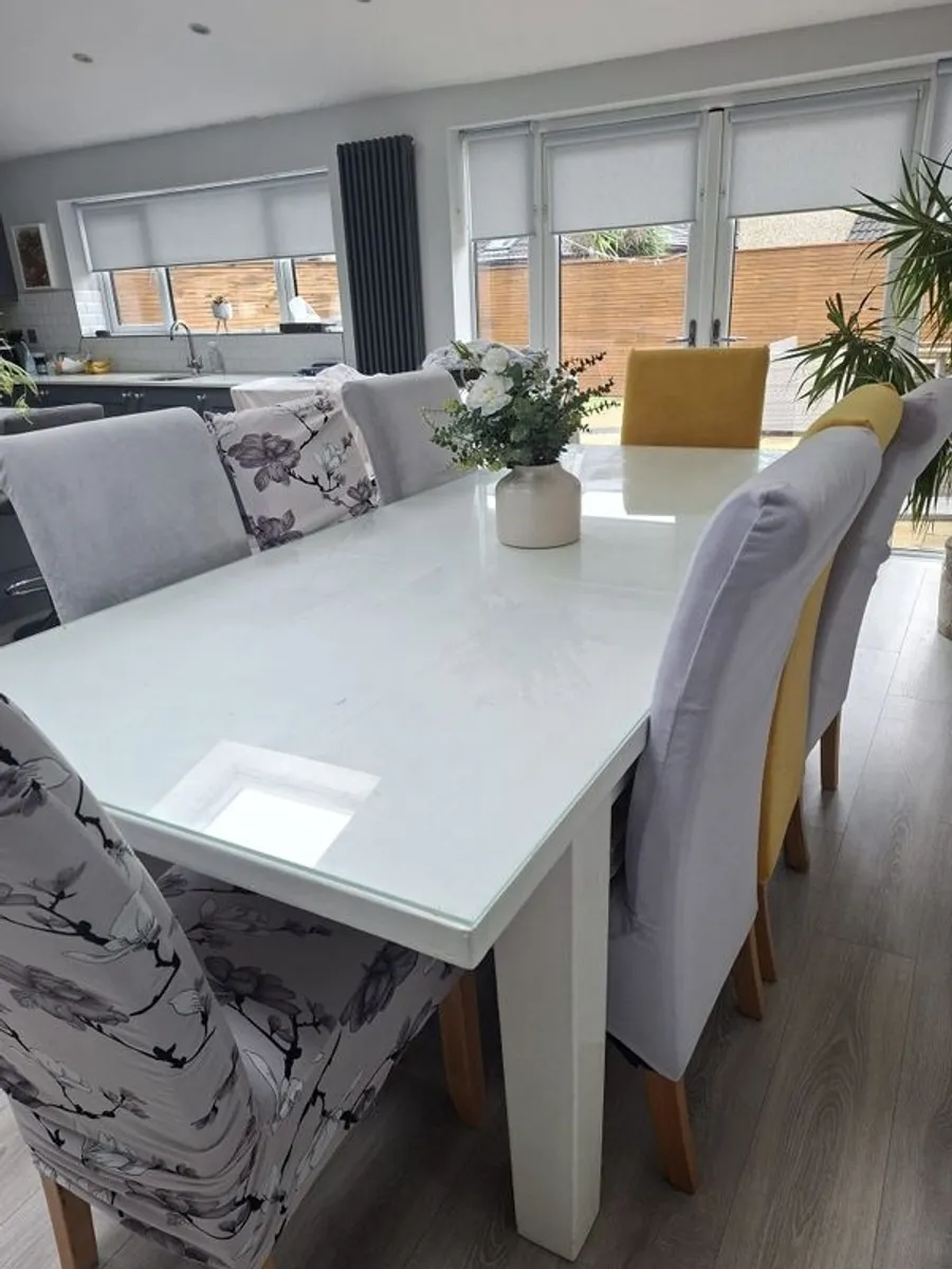 Glass topped dining room table 8 seater - Image 3