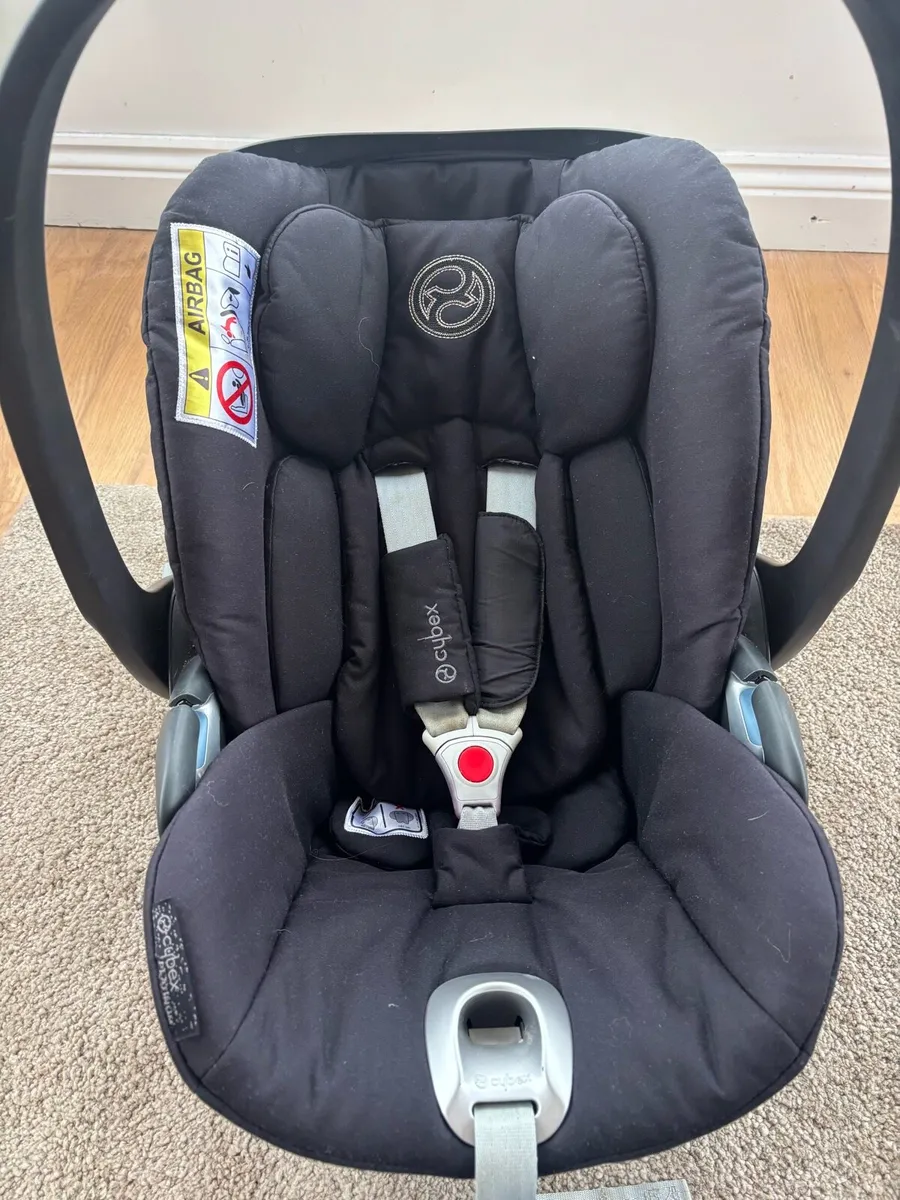 Cybex cloud Z car seat with isofix base & raincove - Image 2