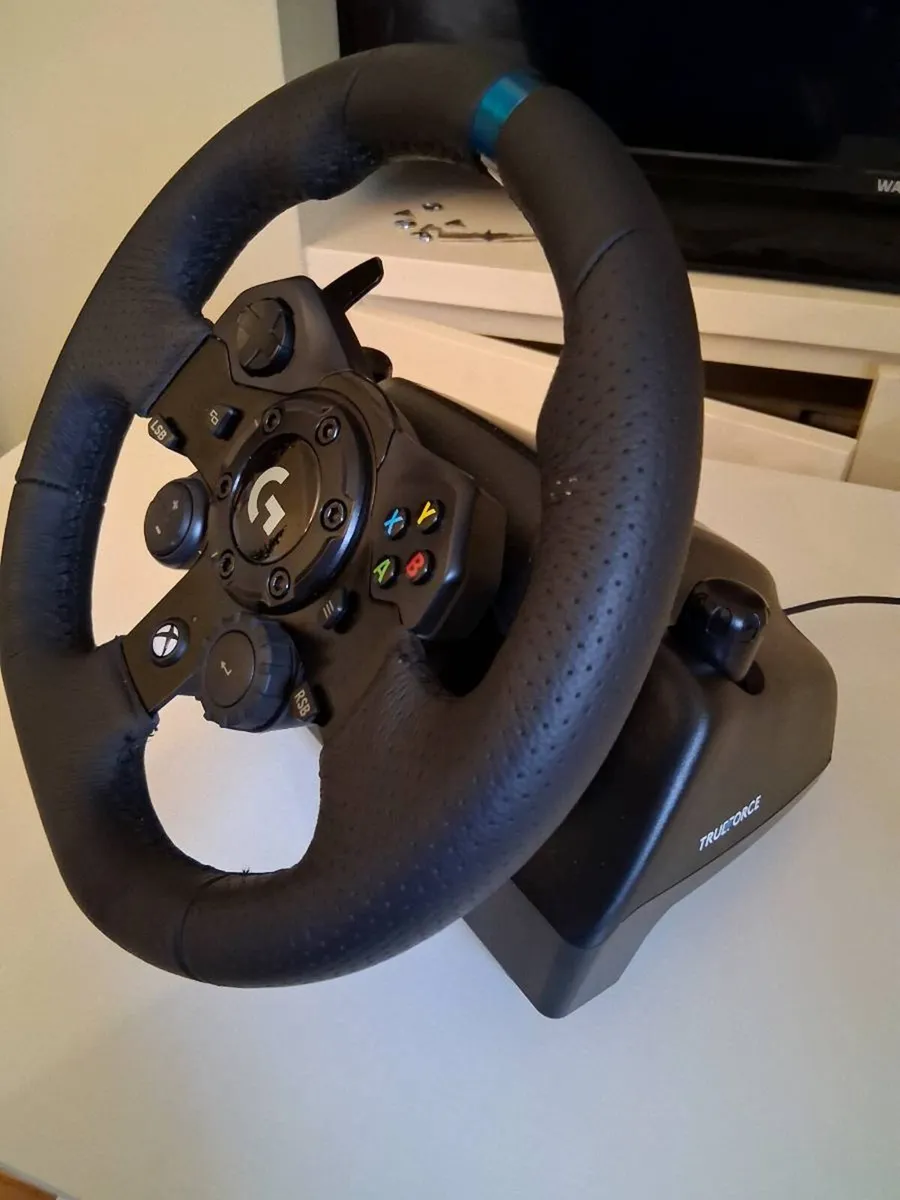 Logitech G923 Racing Wheel bundle Xbox - Image 2