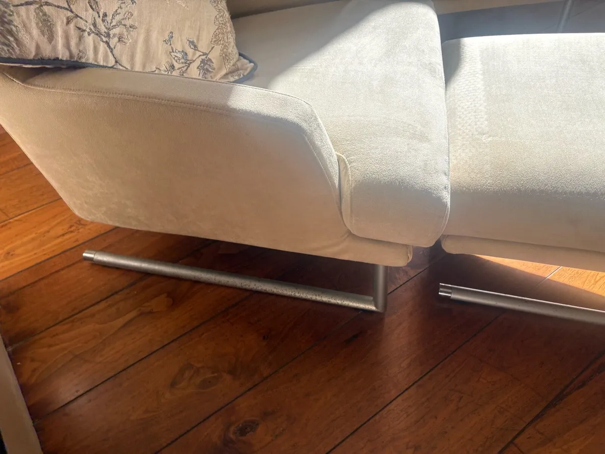 Chairs - Image 3