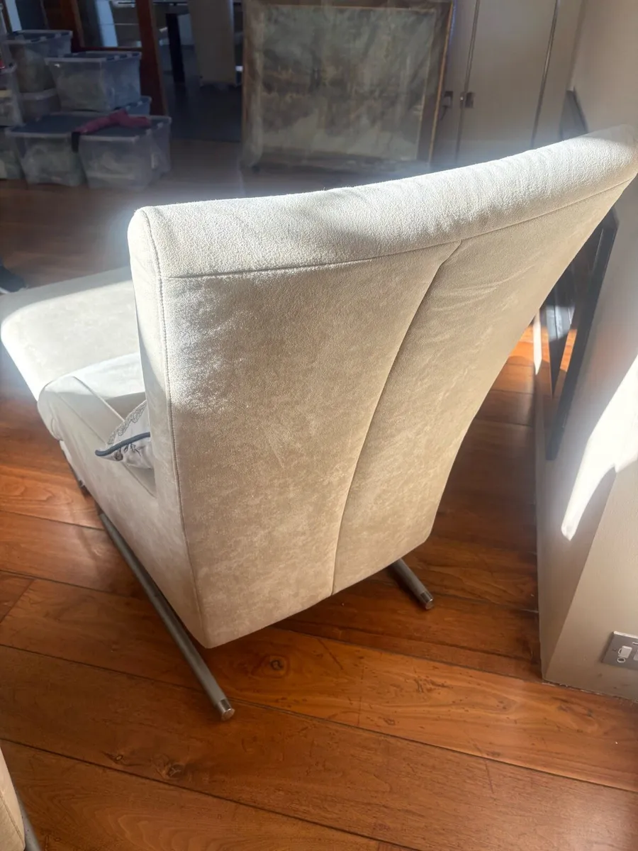 Chairs - Image 4