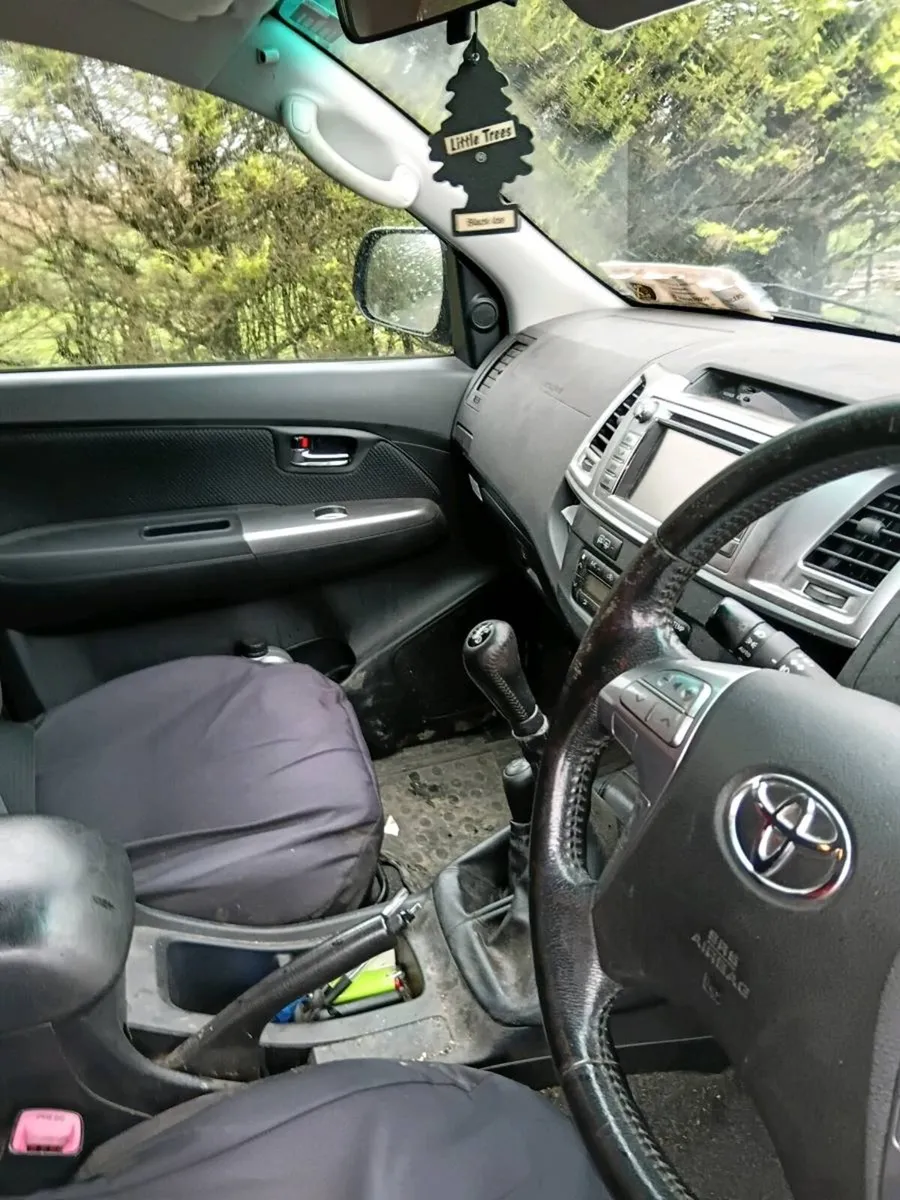 Toyota hilux - Image 4