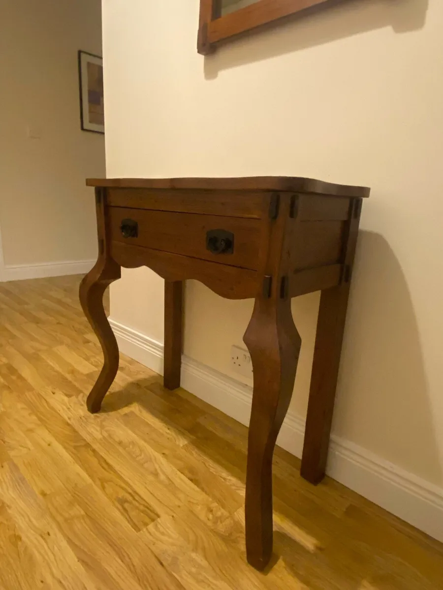 Console table - Image 1